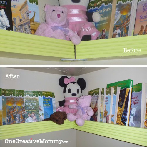 DIY Pocket/Front-Facing Bookshelves for Bunk Beds {OneCreativeMommy.com}  Keep the books off the floor and right where the kids can find them!  #bookshelf #organization