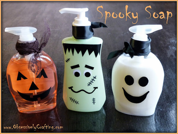 10 Monstrously Fun Projects Perfect for Halloween! {OneCreativeMommy.com} See the original on ObsessivelyCrafting.com