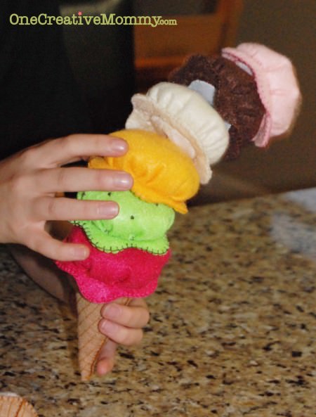 Felt Ice Cream Tutorial and Free Patterns from OneCreativeMommy.com