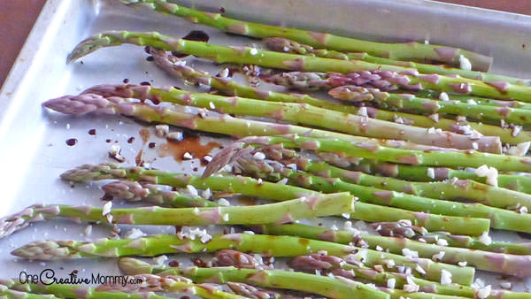 Roasted Asparagus with Garlic and Balsamic Vinegar from OneCreativeMommy 3