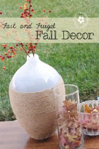 Fast and Frugal Fall Decor from OneCreativeMommy.com {The best part? It's free!} #falldecor #frugal #fallleaves