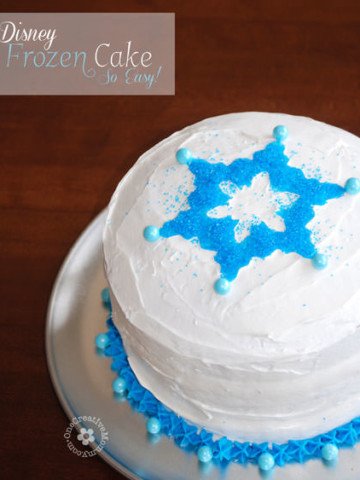 Easiest Ever Disney Frozen Birthday Cake! {OneCreativeMommy.com} #frozenpartyideas