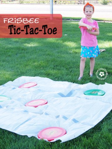 Bored kids? Shake up Summer with Frisbee Tic-Tac-Toe! {OneCreativeMommy.com} #summerfun #frisbee