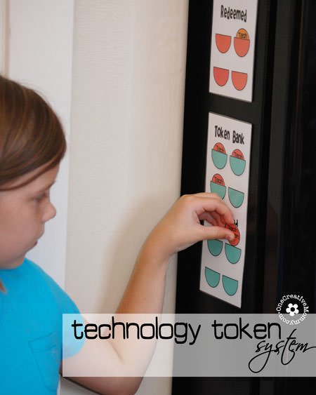Setting Technology Limits for Kids -- Kids spending too much time gaming this summer? Help them choose other options by limiting their time with technology {Tips and Free Technology Token System Printables from OneCreativeMommy.com} #activeparenting