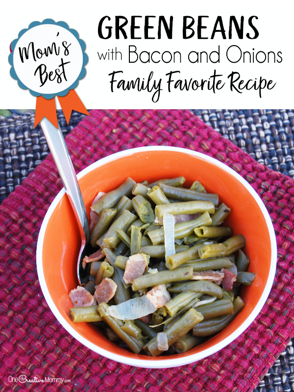 Just in time for the holidays, I'm sharing Mom's best green beans with bacon & onions recipe. It's the perfect side dish for Thanksgiving, Christmas and every day! Simple to make & gluten free, even picky eaters love these beans. #thanksgivingrecipes #christmasrecipes #glutenfree #greenbeancasserole 