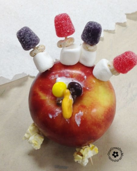 Thanksgiving Snack & Kids Craft {Turkey} - onecreativemommy.com