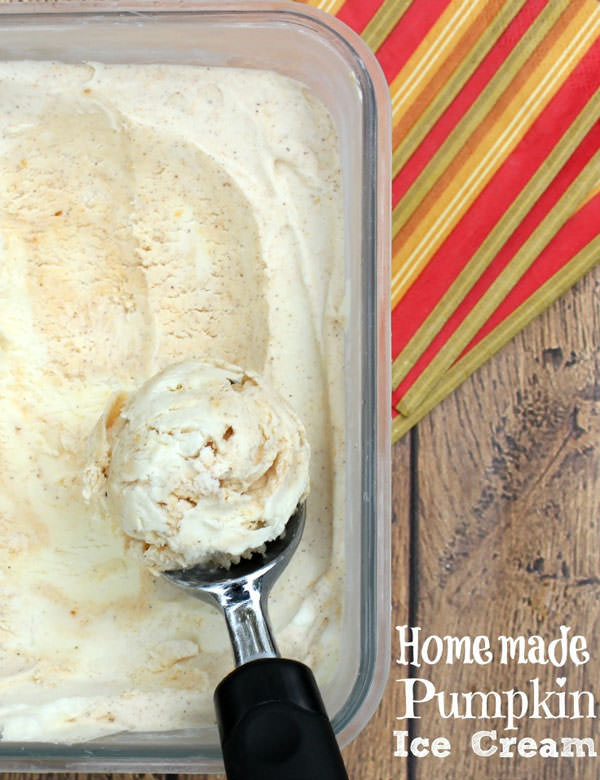 Homemade Pumpkin Ice Cream from Confessions of an Over-Worked Mom {25 Thanksgiving Dessert Recipes from OneCreativeMommy.com}