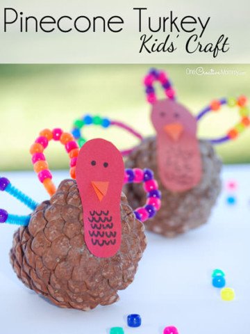 Easy Pinecone Turkey Craft for Kids {OneCreativeMommy.com} Thanksgiving Craft and Decor
