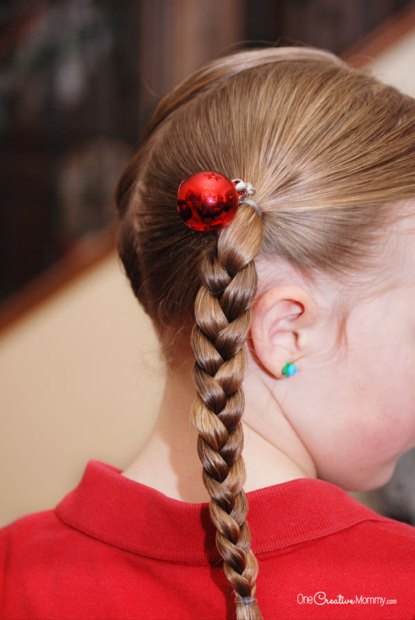 Simple Holiday Hair for Girls - onecreativemommy.com