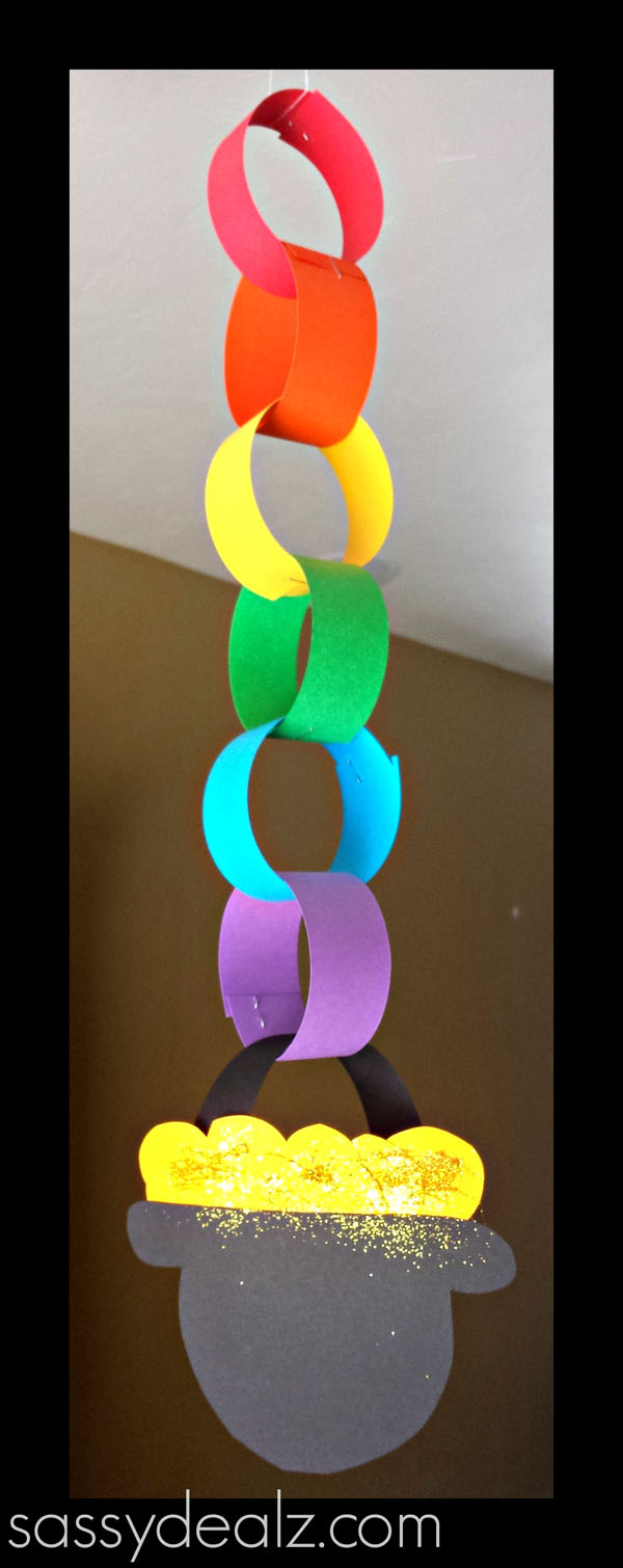 Cool Rainbow Chain Craft from Roundup of 19 Amazing St Patricks Day Crafts for Kids on OneCreativeMommy.com