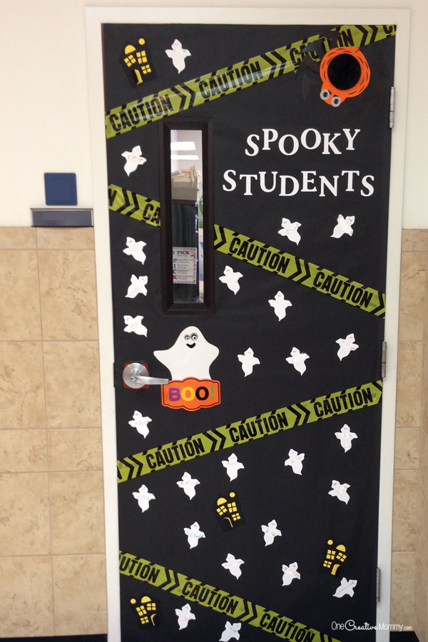 Spooky Students Door | Quick and Easy Halloween Classroom Door Decorations {OneCreativeMommy.com}