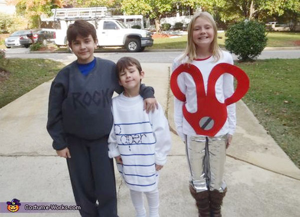 Now this game of Rock, Paper Scissors would be fun to watch! {Family Halloween costume featured on OneCreativeMommy.com}