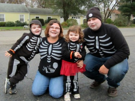 21 Freakishly Fun Couples and Family Halloween Costumes ...