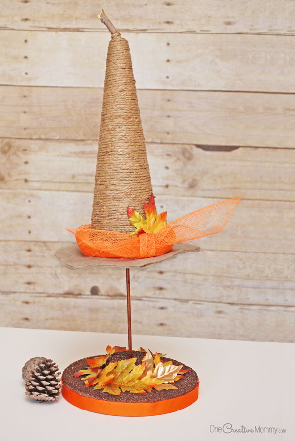 Rustic Witch Hat | Fall and Halloween Decor Idea {OneCreativeMommy.com} #MakeItFunCrafts