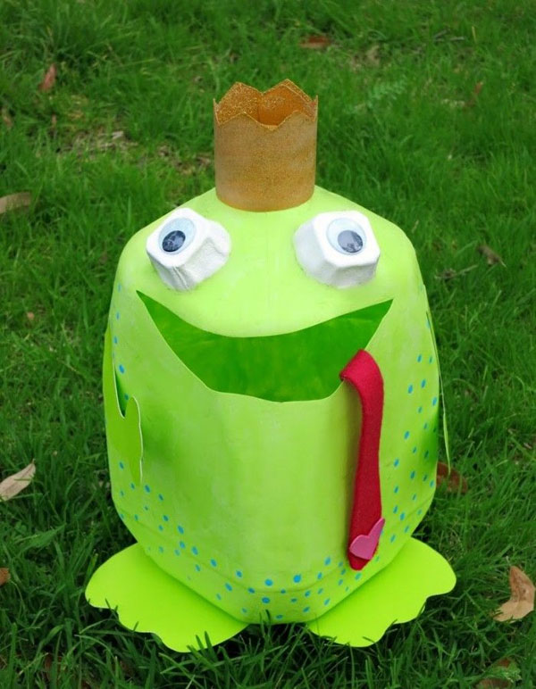 Frog Prince Valentine Box | Featured with 25 Awesome Valentine Box Ideas to Rock the Class Party! {OneCreativeMommy.com}