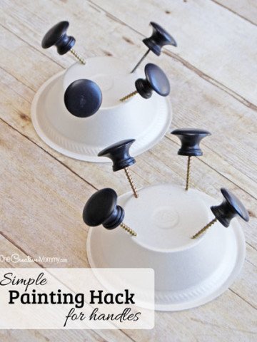 Make painting drawer knobs and handles a snap with this simple painting hack {OneCreativeMommy.com} What a time saver!