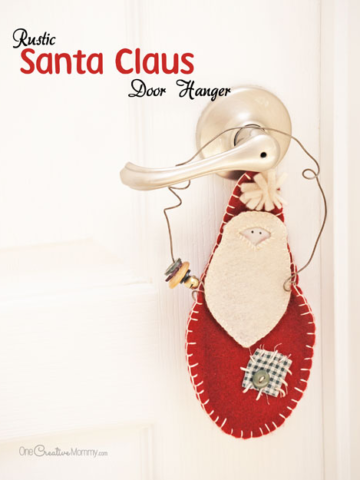Rustic Santa Claus Door Hangers make perfect gifts for teachers, friends and neighbors. They're easy to make, and they look so darn cute! {OneCreativeMommy.com} Christmas Craft Tutorial